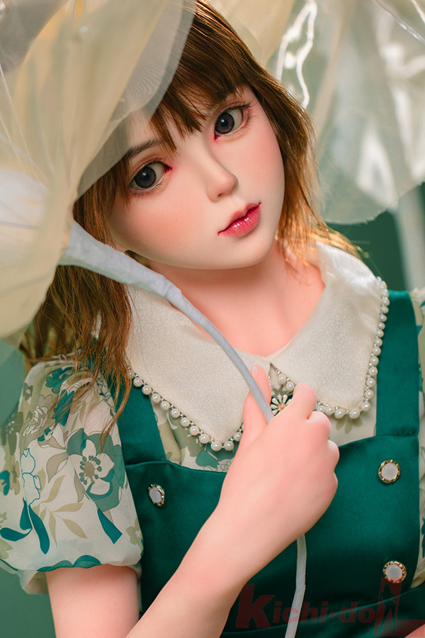 138cm超 リアル ラブドール Bezlya Doll 琉璃「るり・Ruri」A-cup シリコン+TPEダッチワイフ と は ちっぱい美女