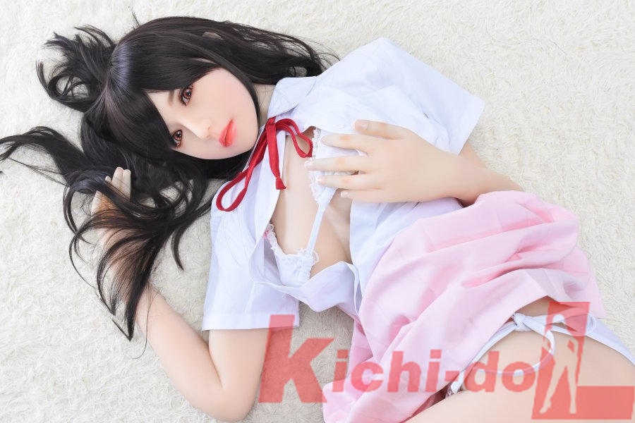 黒髪清楚な色白美女等身大ラブドール