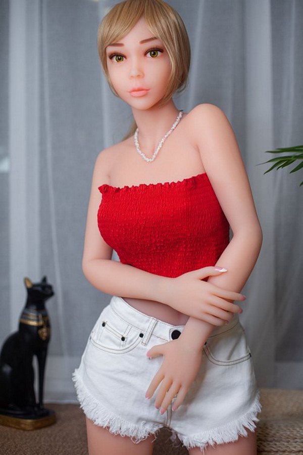  人懐っこいセクシー人形 
