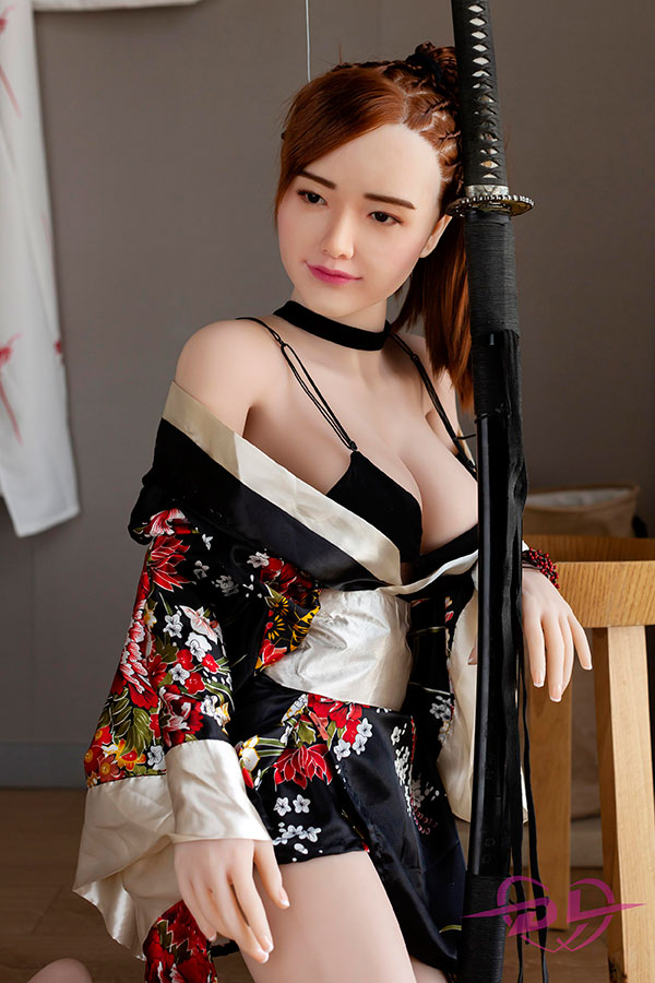  潮吹き等身大ドール 