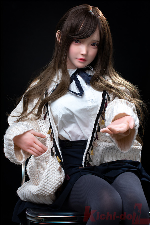     ダッチワイフ造型美にドキドキ    