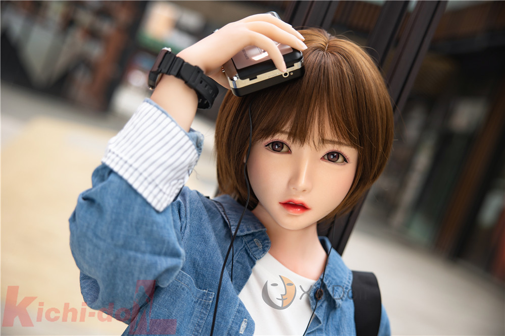 造形の良い等身大ラブドール